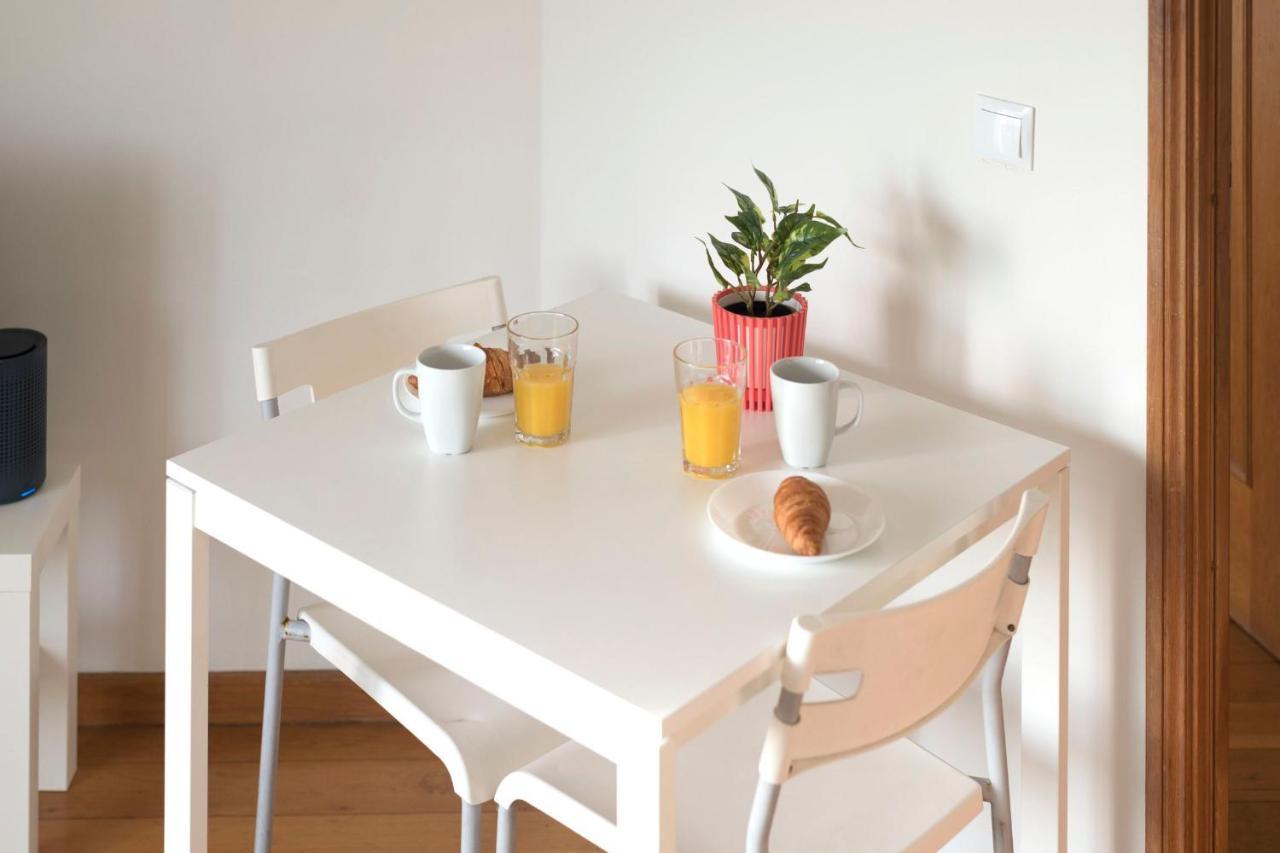 Lovelystay - 1Br Flat With Stunning Views Over Porto บีลาโนวาเดกายา ภายนอก รูปภาพ