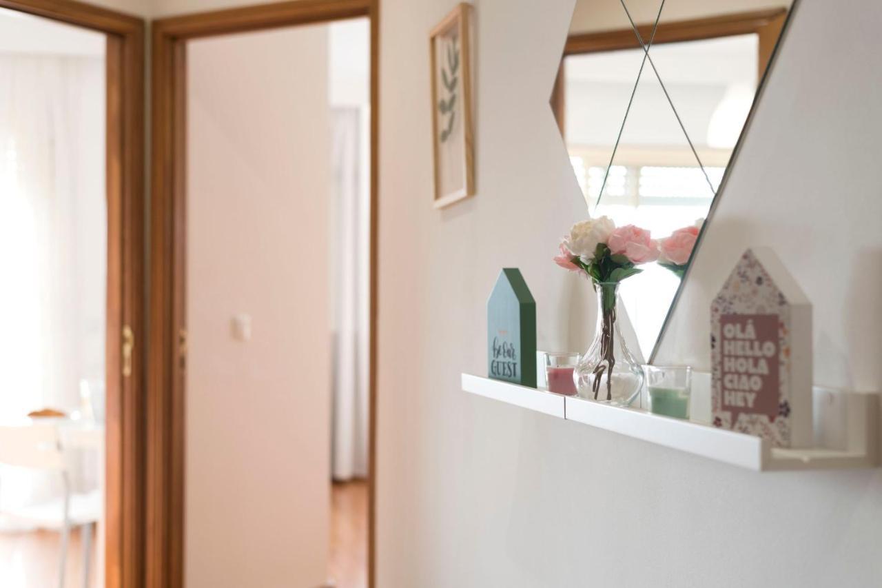 Lovelystay - 1Br Flat With Stunning Views Over Porto บีลาโนวาเดกายา ภายนอก รูปภาพ